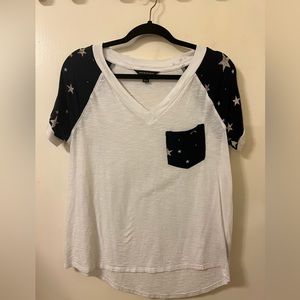 Rock & Republic White Pocket Tee w/ Navy Star Print (GUC)